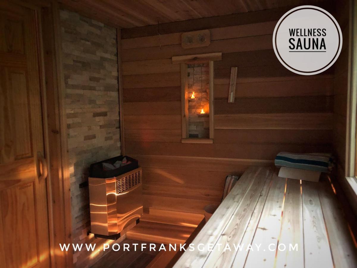 Cozy Cottage Retreat Lambton Shores ภายนอก รูปภาพ