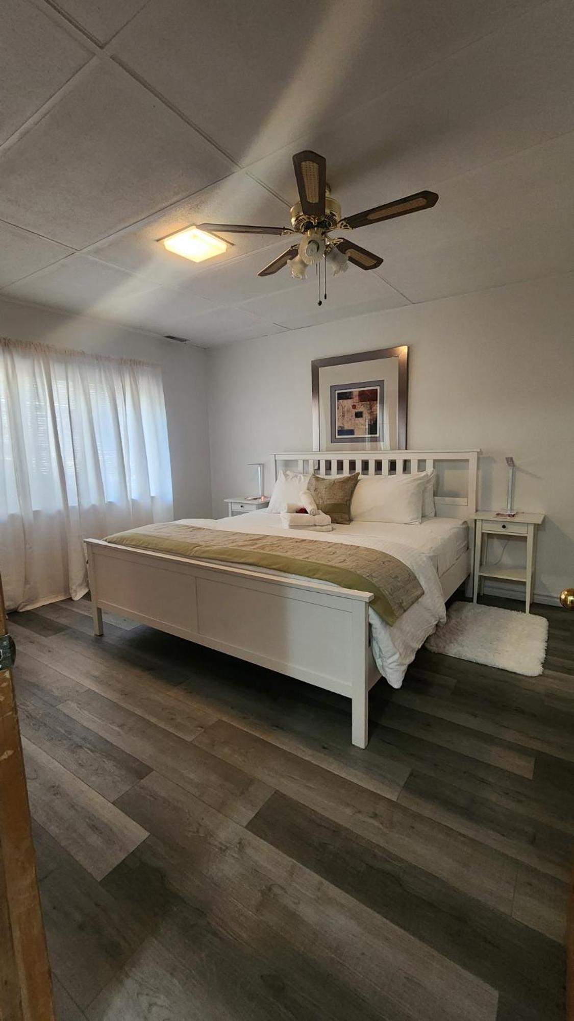 Cozy Cottage Retreat Lambton Shores ภายนอก รูปภาพ
